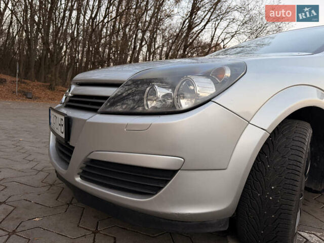 Серый Опель Астра, объемом двигателя 1.7 л и пробегом 390 тыс. км за 4700 $, фото 16 на Automoto.ua