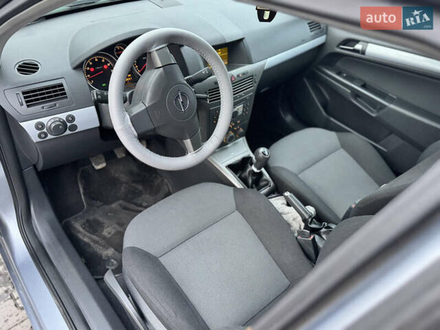 Серый Опель Астра, объемом двигателя 1.8 л и пробегом 211 тыс. км за 4499 $, фото 41 на Automoto.ua