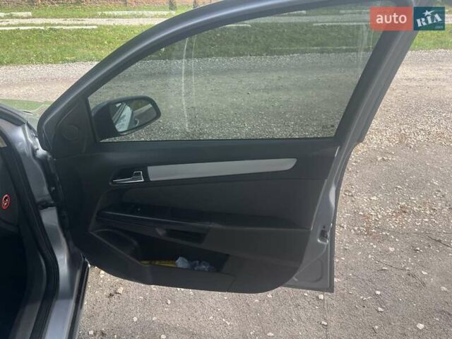 Сірий Опель Астра, об'ємом двигуна 1.6 л та пробігом 244 тис. км за 4800 $, фото 26 на Automoto.ua