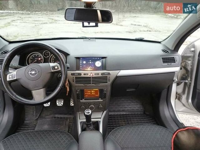 Серый Опель Астра, объемом двигателя 1.6 л и пробегом 288 тыс. км за 6100 $, фото 15 на Automoto.ua