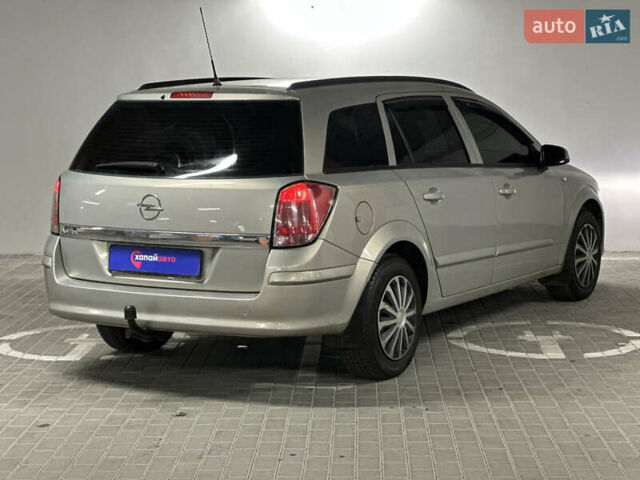 Серый Опель Астра, объемом двигателя 1.6 л и пробегом 297 тыс. км за 4400 $, фото 5 на Automoto.ua