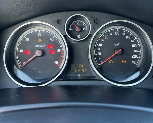 Серый Опель Астра, объемом двигателя 1.69 л и пробегом 315 тыс. км за 3999 $, фото 19 на Automoto.ua