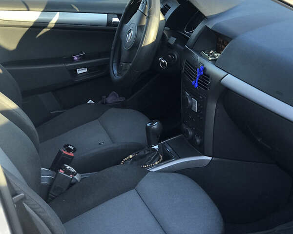 Сірий Опель Астра, об'ємом двигуна 1.6 л та пробігом 249 тис. км за 4900 $, фото 9 на Automoto.ua