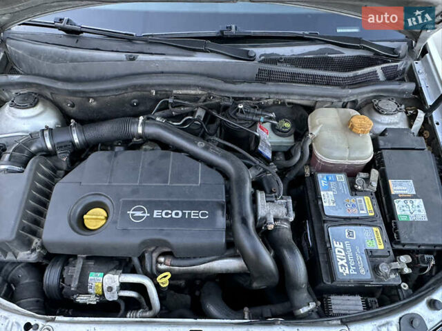 Серый Опель Астра, объемом двигателя 1.62 л и пробегом 315 тыс. км за 5000 $, фото 13 на Automoto.ua