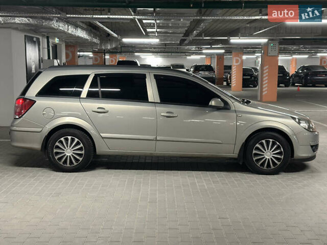 Серый Опель Астра, объемом двигателя 1.6 л и пробегом 297 тыс. км за 4400 $, фото 6 на Automoto.ua