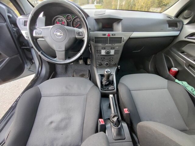 Серый Опель Астра, объемом двигателя 1.2 л и пробегом 250 тыс. км за 3650 $, фото 6 на Automoto.ua