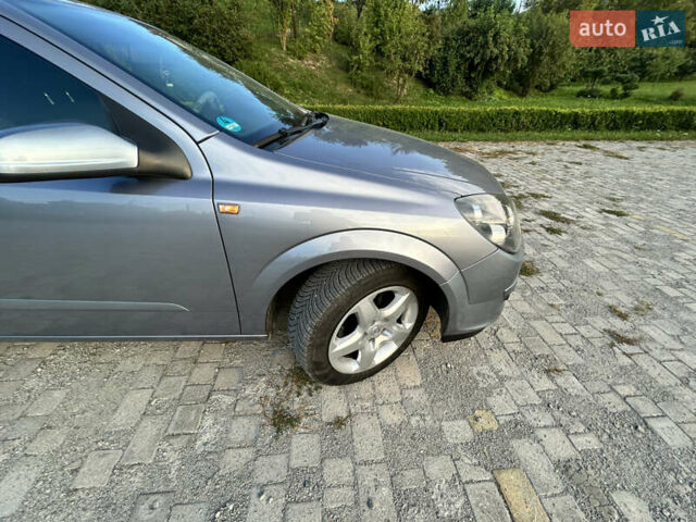 Серый Опель Астра, объемом двигателя 1.8 л и пробегом 210 тыс. км за 4999 $, фото 24 на Automoto.ua