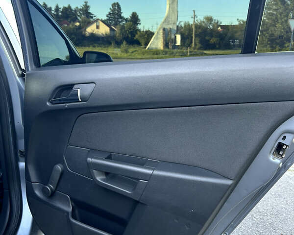 Сірий Опель Астра, об'ємом двигуна 1.8 л та пробігом 211 тис. км за 4999 $, фото 51 на Automoto.ua