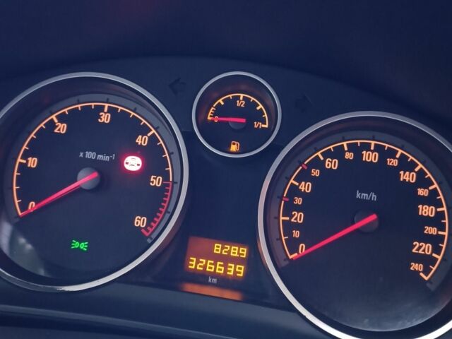 Серый Опель Астра, объемом двигателя 1.9 л и пробегом 330 тыс. км за 1850 $, фото 9 на Automoto.ua