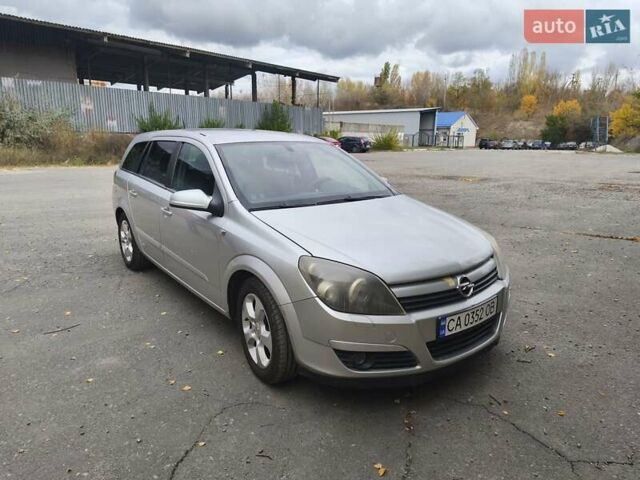 Серый Опель Астра, объемом двигателя 1.8 л и пробегом 349 тыс. км за 3700 $, фото 8 на Automoto.ua