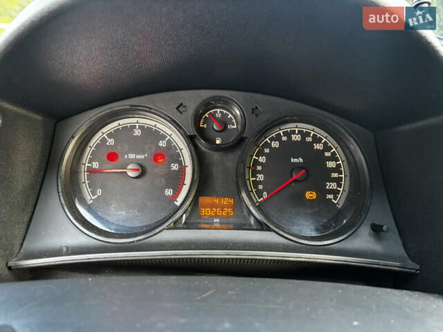 Серый Опель Астра, объемом двигателя 1.69 л и пробегом 304 тыс. км за 4250 $, фото 10 на Automoto.ua