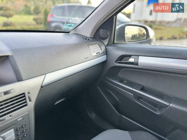 Сірий Опель Астра, об'ємом двигуна 1.8 л та пробігом 211 тис. км за 4499 $, фото 39 на Automoto.ua