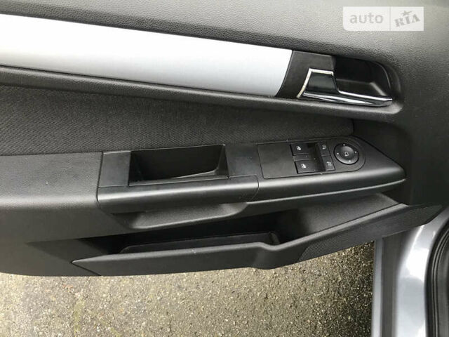 Серый Опель Астра, объемом двигателя 1.8 л и пробегом 246 тыс. км за 4700 $, фото 4 на Automoto.ua