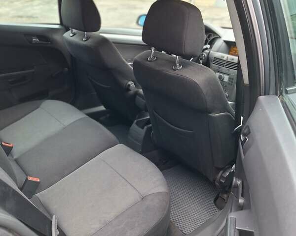 Опель Астра 2005 в Житомире на Automoto.ua Серый Опель Астра, объемом двигателя 1.6 л и пробегом 350 тыс. км за 3750 $, фото 10 на Automoto.ua