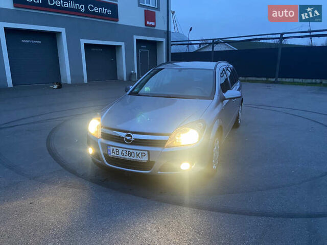 Серый Опель Астра, объемом двигателя 1.6 л и пробегом 227 тыс. км за 5000 $, фото 1 на Automoto.ua