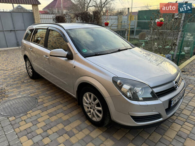 Серый Опель Астра, объемом двигателя 1.6 л и пробегом 243 тыс. км за 4750 $, фото 5 на Automoto.ua