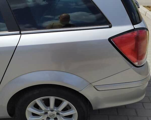 Сірий Опель Астра, об'ємом двигуна 1.6 л та пробігом 223 тис. км за 4750 $, фото 4 на Automoto.ua