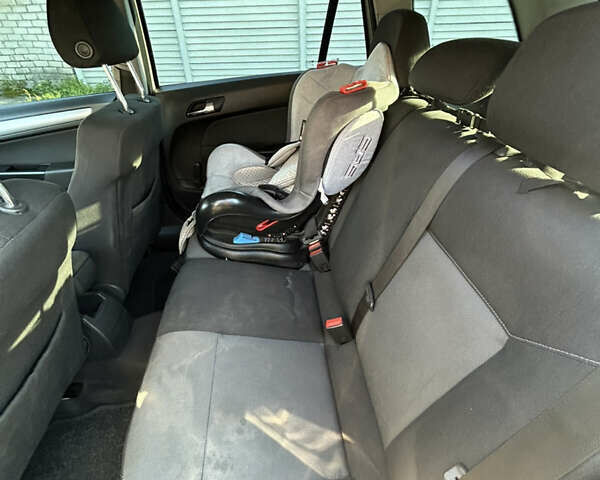 Серый Опель Астра, объемом двигателя 1.6 л и пробегом 190 тыс. км за 5000 $, фото 9 на Automoto.ua