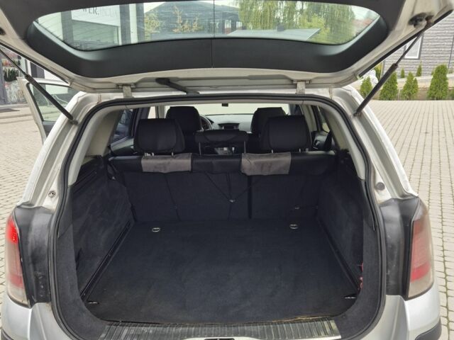 Серый Опель Астра, объемом двигателя 1.7 л и пробегом 379 тыс. км за 3799 $, фото 6 на Automoto.ua