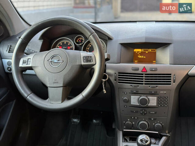 Серый Опель Астра, объемом двигателя 1.6 л и пробегом 243 тыс. км за 4750 $, фото 8 на Automoto.ua