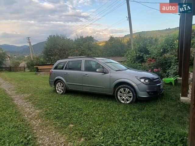 Серый Опель Астра, объемом двигателя 1.4 л и пробегом 250 тыс. км за 4000 $, фото 33 на Automoto.ua