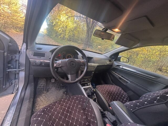 Серый Опель Астра, объемом двигателя 1.7 л и пробегом 334 тыс. км за 4500 $, фото 6 на Automoto.ua