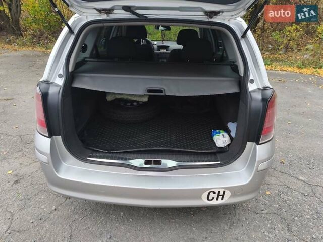 Серый Опель Астра, объемом двигателя 1.8 л и пробегом 349 тыс. км за 3700 $, фото 15 на Automoto.ua