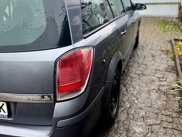 Серый Опель Астра, объемом двигателя 1.6 л и пробегом 180 тыс. км за 4200 $, фото 3 на Automoto.ua