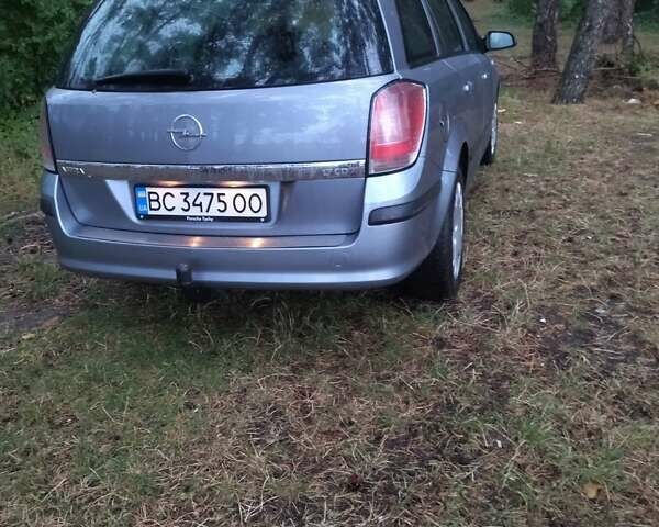 Серый Опель Астра, объемом двигателя 1.7 л и пробегом 225 тыс. км за 5200 $, фото 9 на Automoto.ua