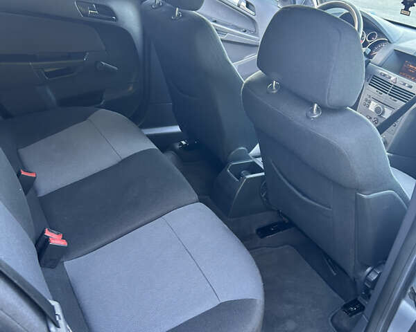 Сірий Опель Астра, об'ємом двигуна 1.8 л та пробігом 211 тис. км за 4999 $, фото 52 на Automoto.ua