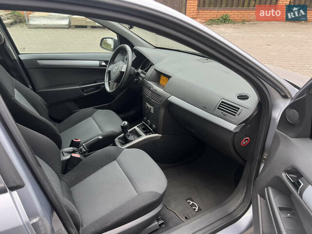 Серый Опель Астра, объемом двигателя 0 л и пробегом 193 тыс. км за 4900 $, фото 7 на Automoto.ua