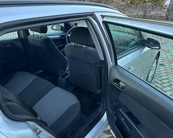 Серый Опель Астра, объемом двигателя 1.62 л и пробегом 315 тыс. км за 5000 $, фото 10 на Automoto.ua