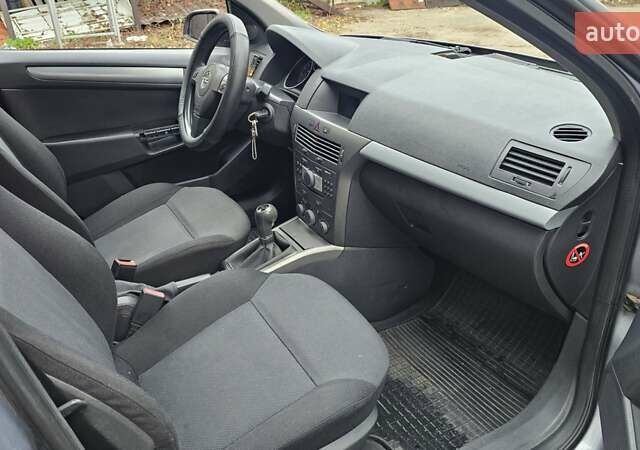 Сірий Опель Астра, об'ємом двигуна 1.6 л та пробігом 252 тис. км за 1700 $, фото 20 на Automoto.ua