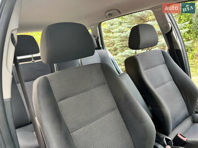 Серый Опель Астра, объемом двигателя 1.6 л и пробегом 238 тыс. км за 6500 $, фото 35 на Automoto.ua