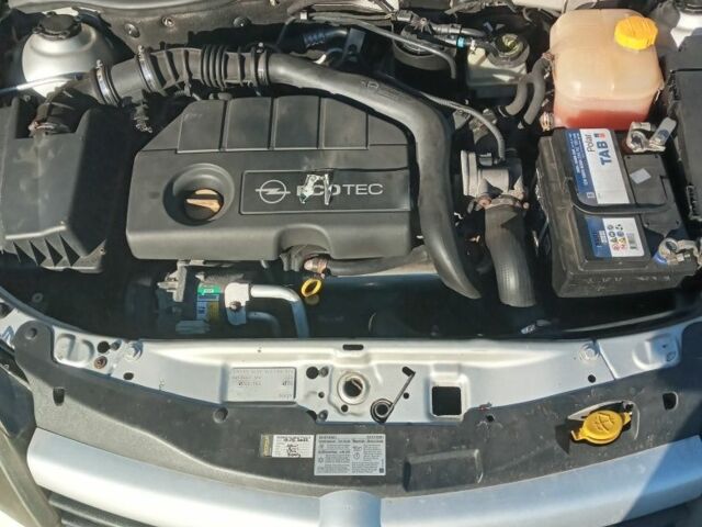 Серый Опель Астра, объемом двигателя 1.7 л и пробегом 350 тыс. км за 2600 $, фото 6 на Automoto.ua