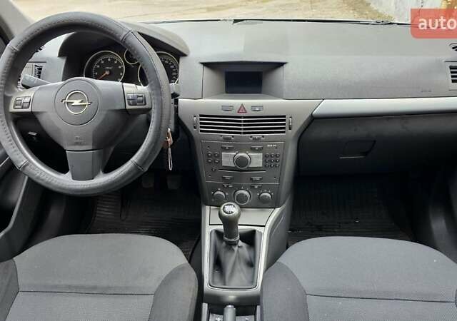 Сірий Опель Астра, об'ємом двигуна 1.6 л та пробігом 252 тис. км за 1700 $, фото 15 на Automoto.ua