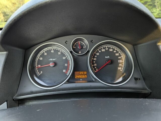 Серый Опель Астра, объемом двигателя 0 л и пробегом 250 тыс. км за 4250 $, фото 2 на Automoto.ua