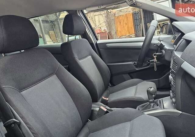 Сірий Опель Астра, об'ємом двигуна 1.6 л та пробігом 252 тис. км за 1700 $, фото 19 на Automoto.ua