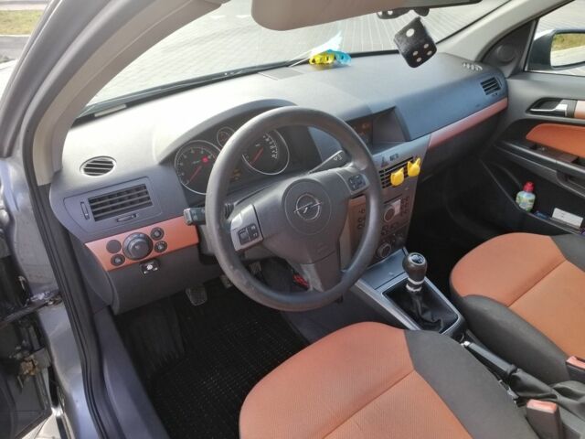 Серый Опель Астра, объемом двигателя 1.4 л и пробегом 250 тыс. км за 4300 $, фото 6 на Automoto.ua