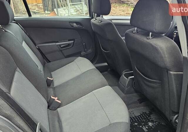 Сірий Опель Астра, об'ємом двигуна 1.6 л та пробігом 252 тис. км за 1700 $, фото 21 на Automoto.ua