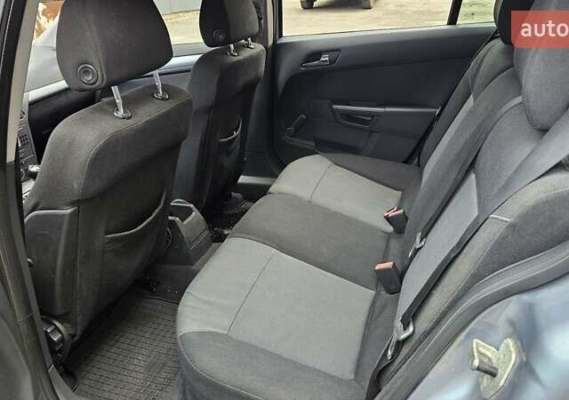 Сірий Опель Астра, об'ємом двигуна 1.6 л та пробігом 252 тис. км за 1700 $, фото 22 на Automoto.ua