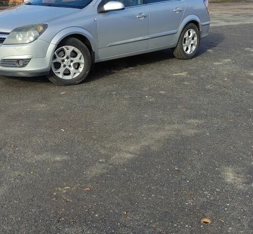 Серый Опель Астра, объемом двигателя 1.9 л и пробегом 176 тыс. км за 4600 $, фото 1 на Automoto.ua