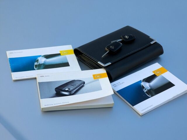 Серый Опель Астра, объемом двигателя 1.6 л и пробегом 246 тыс. км за 4100 $, фото 23 на Automoto.ua