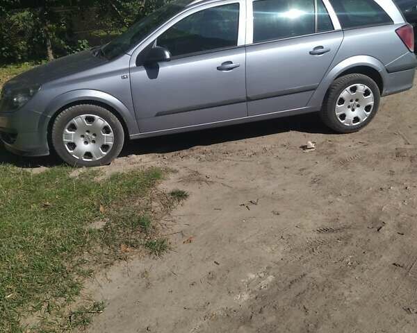 Серый Опель Астра, объемом двигателя 1.7 л и пробегом 225 тыс. км за 5200 $, фото 15 на Automoto.ua