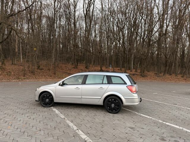 Сірий Опель Астра, об'ємом двигуна 1.7 л та пробігом 390 тис. км за 5000 $, фото 1 на Automoto.ua