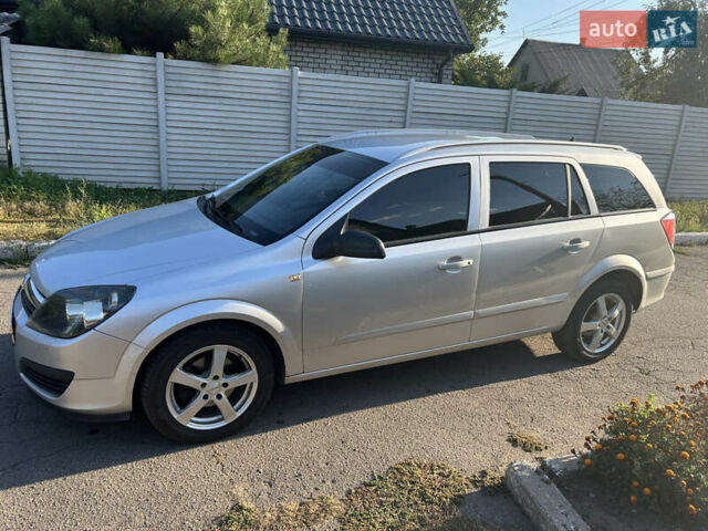 Серый Опель Астра, объемом двигателя 1.6 л и пробегом 190 тыс. км за 5000 $, фото 1 на Automoto.ua