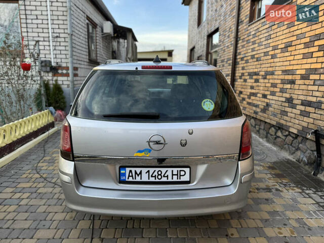 Серый Опель Астра, объемом двигателя 1.6 л и пробегом 243 тыс. км за 4750 $, фото 3 на Automoto.ua