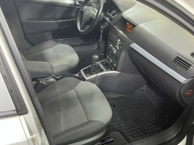 Сірий Опель Астра, об'ємом двигуна 1.9 л та пробігом 1 тис. км за 5000 $, фото 2 на Automoto.ua