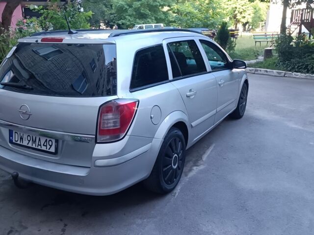 Серый Опель Астра, объемом двигателя 1.9 л и пробегом 330 тыс. км за 1850 $, фото 3 на Automoto.ua