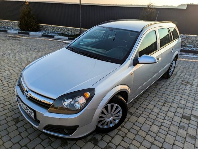 Серый Опель Астра, объемом двигателя 1.6 л и пробегом 246 тыс. км за 4100 $, фото 1 на Automoto.ua